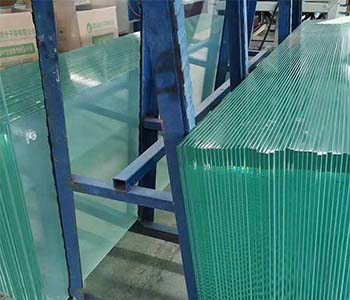 鋼化玻璃批發(fā)定制電話