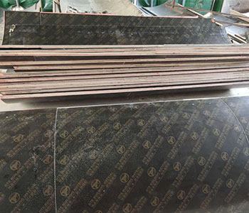 菏澤圓柱木模板定做,菏澤木質(zhì)圓柱模板,廠家電話